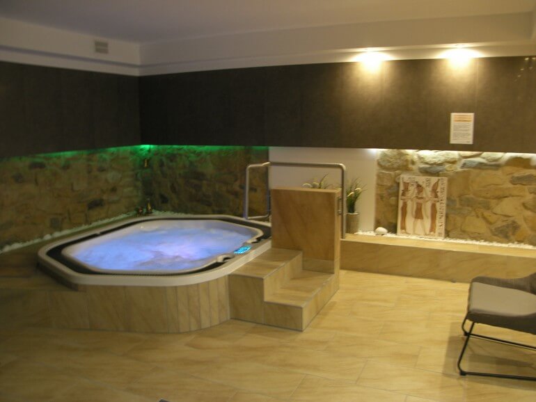 Jacuzzi w domu seniora